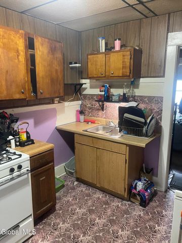 1928 Broad Street, Schenectady, NY 12306