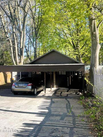 1928 Broad Street, Schenectady, NY 12306