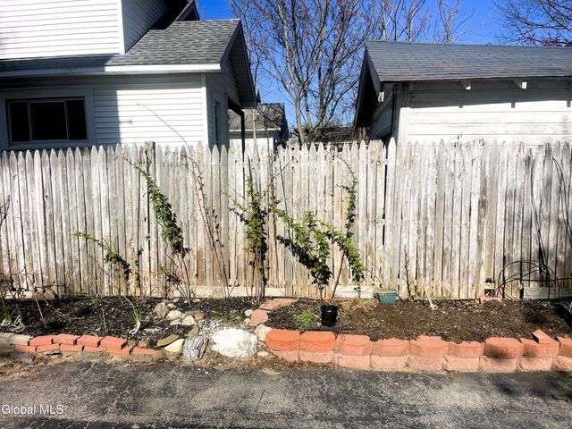1928 Broad Street, Schenectady, NY 12306