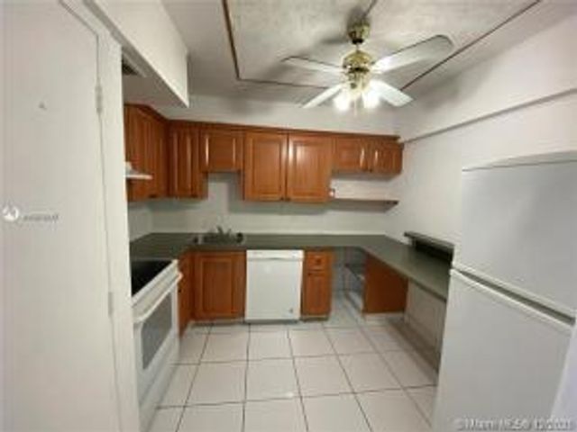 4166 Inverrary Drive 303, Lauderhill, FL 33319
