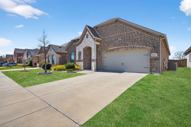 6829 Danridge Road, Rowlett, TX 75089