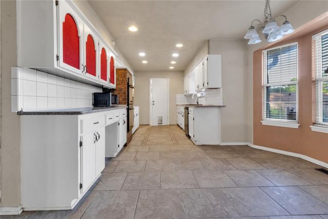 406 Garland Street, Moore, OK 73160