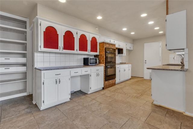 406 Garland Street, Moore, OK 73160