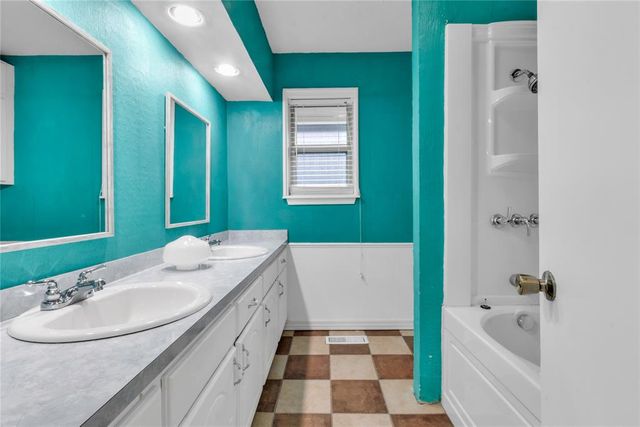 406 Garland Street, Moore, OK 73160