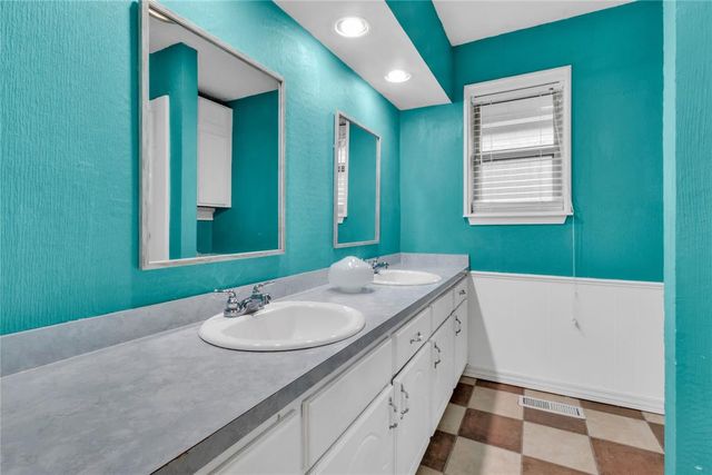 406 Garland Street, Moore, OK 73160