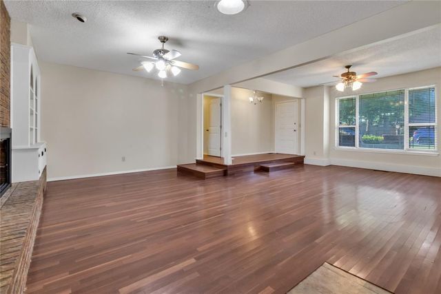 406 Garland Street, Moore, OK 73160