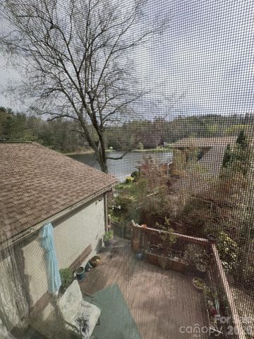 99 Willow Way, Hendersonville, NC 28739
