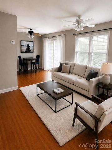 99 Willow Way, Hendersonville, NC 28739