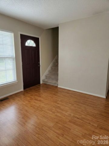99 Willow Way, Hendersonville, NC 28739