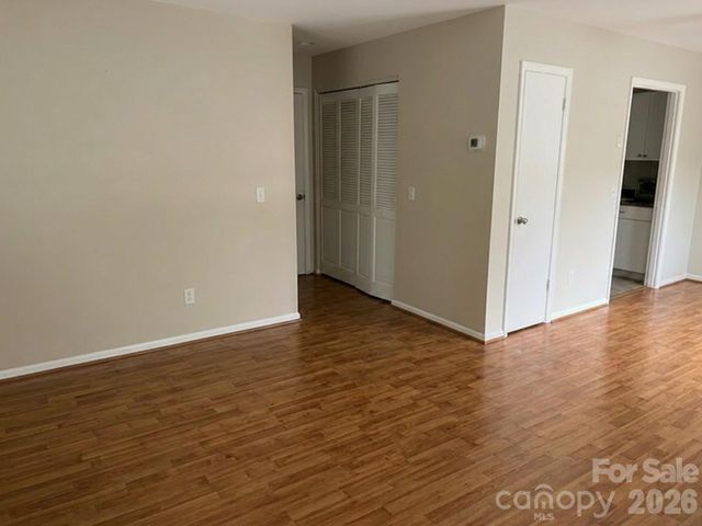 99 Willow Way, Hendersonville, NC 28739