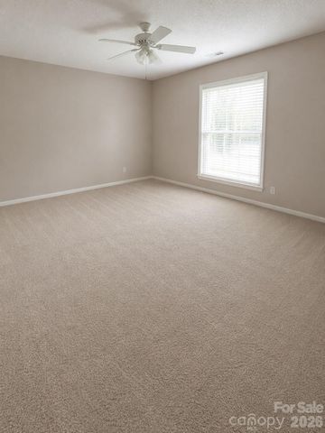99 Willow Way, Hendersonville, NC 28739
