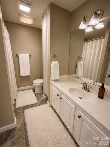 99 Willow Way, Hendersonville, NC 28739