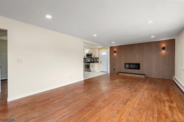 14 Lincoln Ave, West Milford Twp., NJ 07480