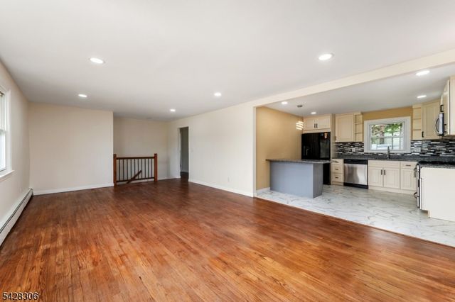 14 Lincoln Ave, West Milford Twp., NJ 07480