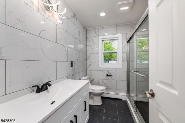 14 Lincoln Ave, West Milford Twp., NJ 07480