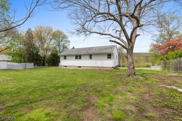 14 Lincoln Ave, West Milford Twp., NJ 07480