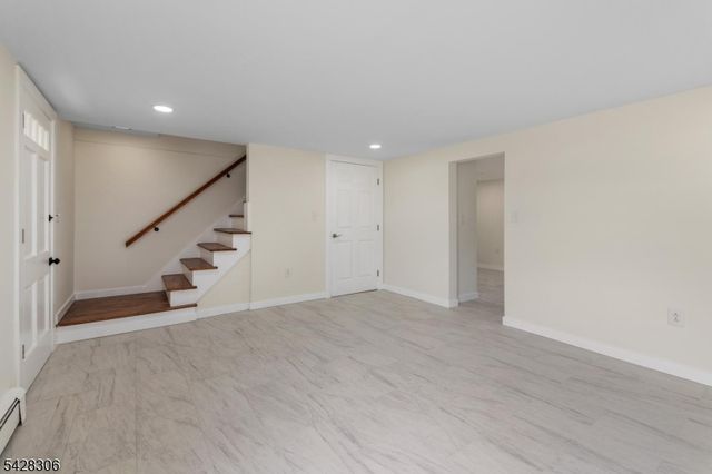 14 Lincoln Ave, West Milford Twp., NJ 07480