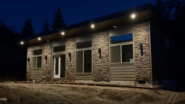 1650 N Foothill Road, Medford, OR 97504
