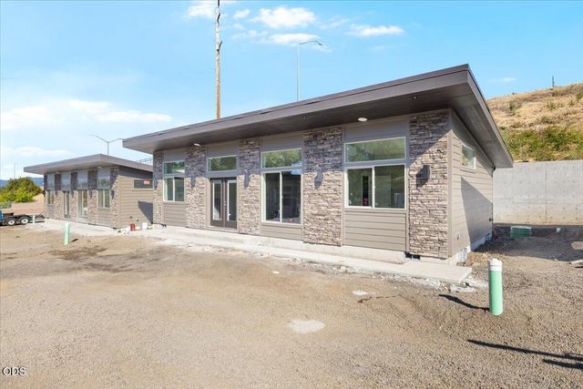 1650 N Foothill Road, Medford, OR 97504