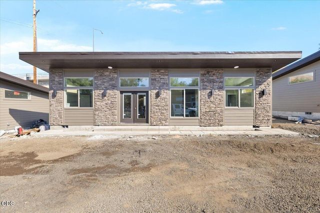1650 N Foothill Road, Medford, OR 97504