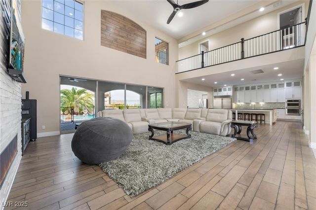 84 Olympia Chase Drive, Las Vegas, NV 89141