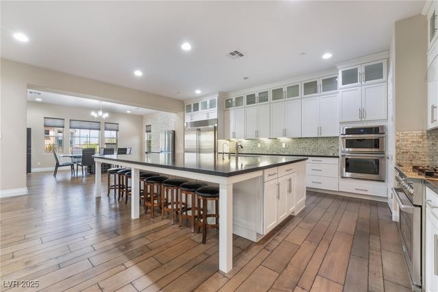 84 Olympia Chase Drive, Las Vegas, NV 89141