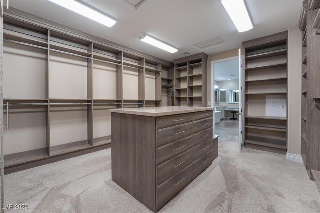 84 Olympia Chase Drive, Las Vegas, NV 89141