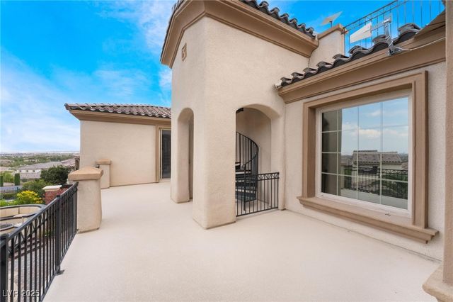 84 Olympia Chase Drive, Las Vegas, NV 89141