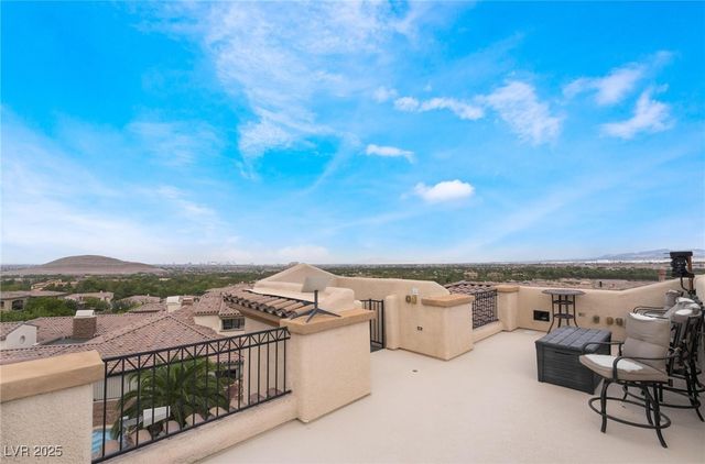 84 Olympia Chase Drive, Las Vegas, NV 89141