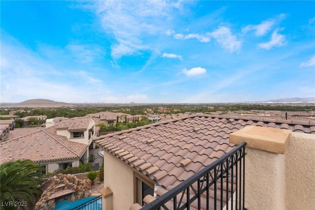 84 Olympia Chase Drive, Las Vegas, NV 89141