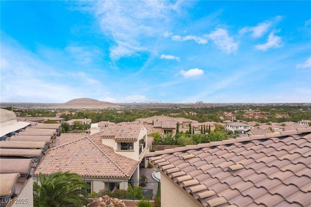 84 Olympia Chase Drive, Las Vegas, NV 89141