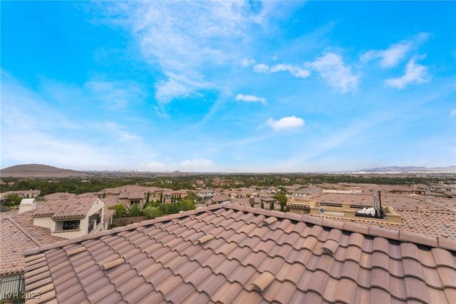 84 Olympia Chase Drive, Las Vegas, NV 89141