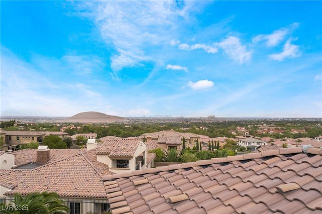 84 Olympia Chase Drive, Las Vegas, NV 89141