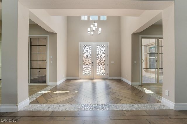 84 Olympia Chase Drive, Las Vegas, NV 89141