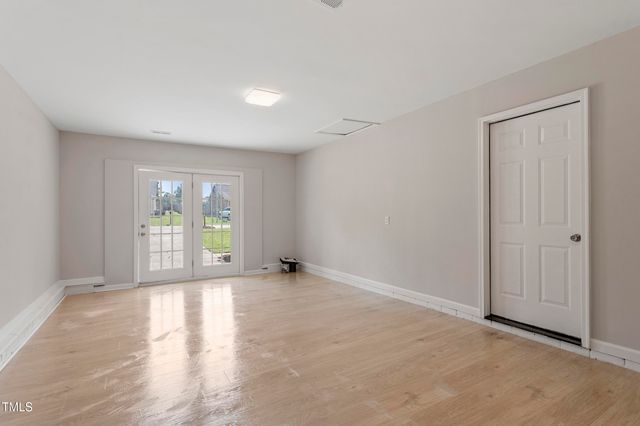 4332 Falls Drive, Hope Mills, NC 28348