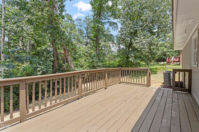 4332 Falls Drive, Hope Mills, NC 28348