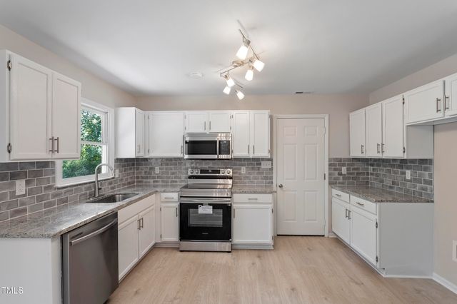 4332 Falls Drive, Hope Mills, NC 28348