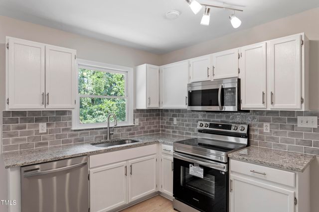 4332 Falls Drive, Hope Mills, NC 28348