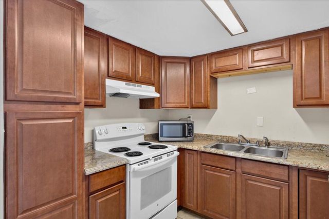 14 Lockwood Drive Apt 10i, Charleston, SC 29401