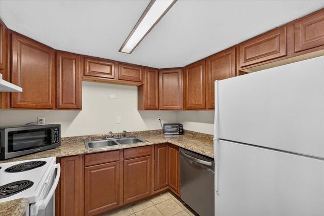 14 Lockwood Drive Apt 10i, Charleston, SC 29401