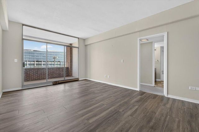 14 Lockwood Drive Apt 10i, Charleston, SC 29401