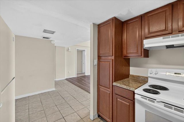 14 Lockwood Drive Apt 10i, Charleston, SC 29401