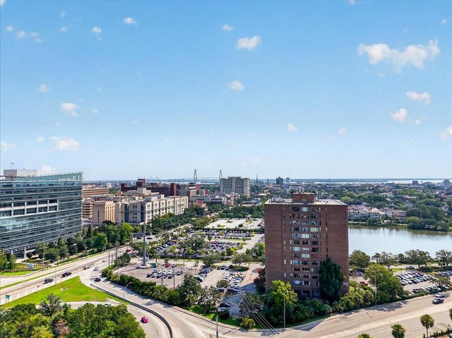 14 Lockwood Drive Apt 10i, Charleston, SC 29401