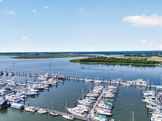 14 Lockwood Drive Apt 10i, Charleston, SC 29401
