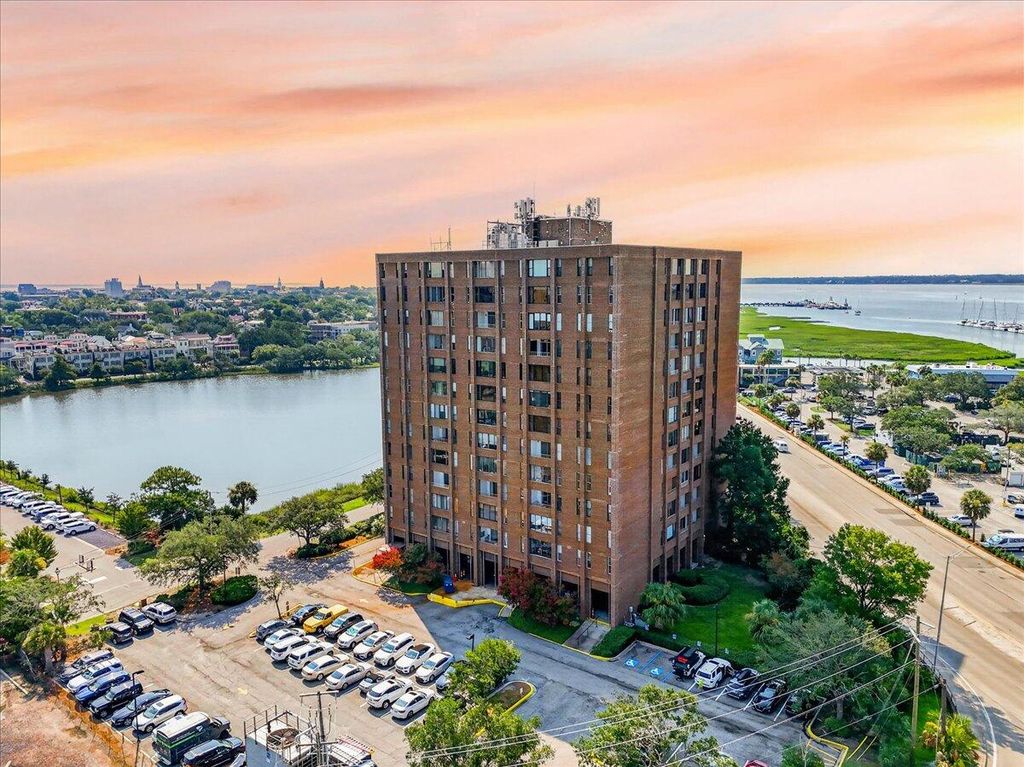 14 Lockwood Drive Apt 10i, Charleston, SC 29401