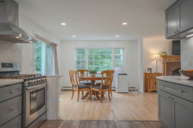 4 Kalmia Path, Sandwich, MA 02563