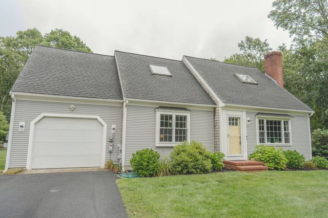 4 Kalmia Path, Sandwich, MA 02563