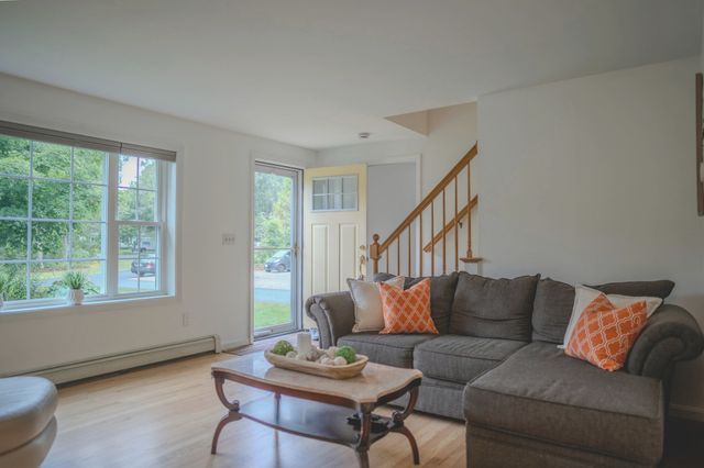 4 Kalmia Path, Sandwich, MA 02563