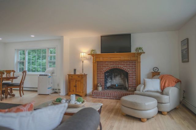 4 Kalmia Path, Sandwich, MA 02563
