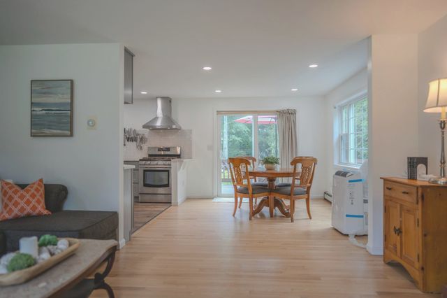 4 Kalmia Path, Sandwich, MA 02563